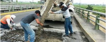 trabajador de puentes
