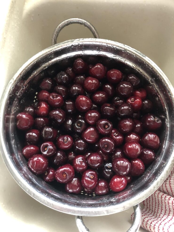 plantar, cultivar cosechar manualmente frutas incluidas manzanas y cerezas